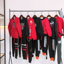 深圳市寶安區(qū)西鄉(xiāng)艾依服飾商行 專業(yè)服裝供應與服務優(yōu)勢